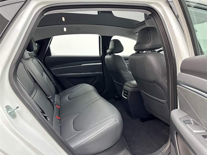 Фото 22 - XPeng Mona M03