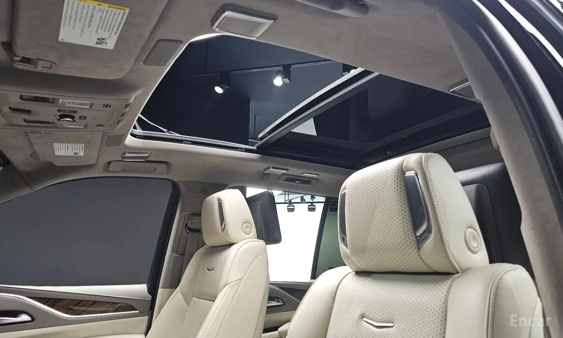 Фото 17 - Cadillac Escalade