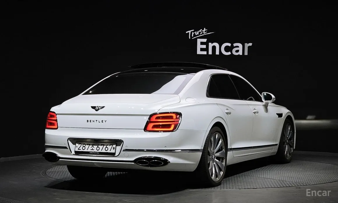 Фото 2 - Bentley Flying Spur