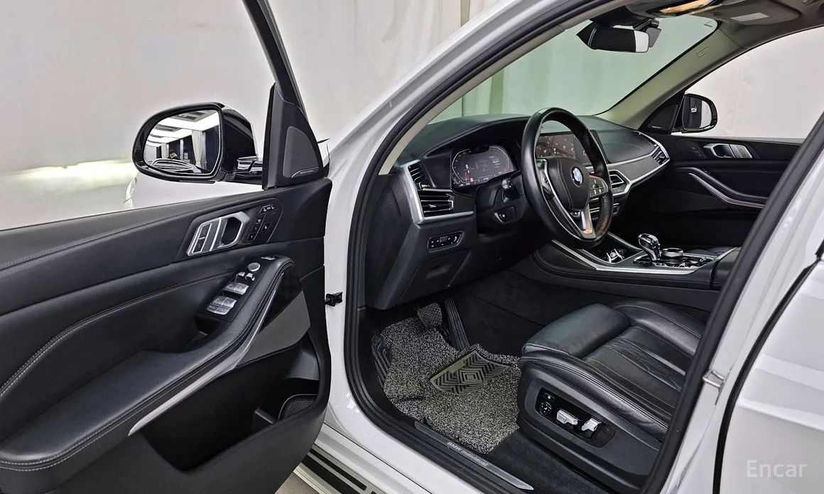 Фото 10 - BMW X7