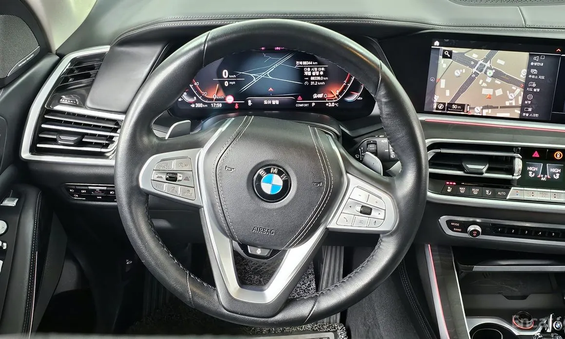 Фото 13 - BMW X7