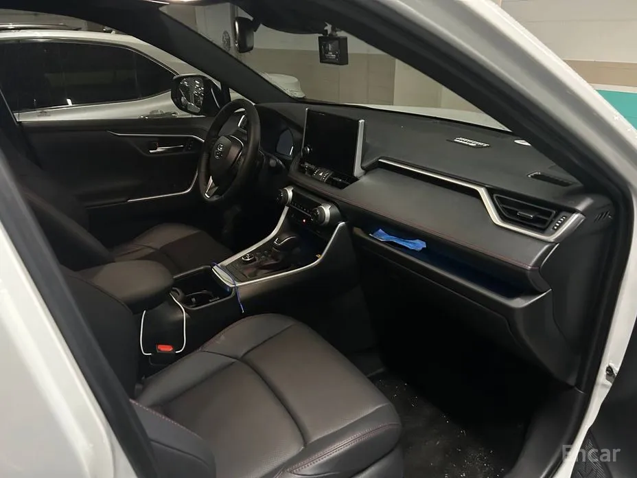 Фото 13 - Toyota RAV4