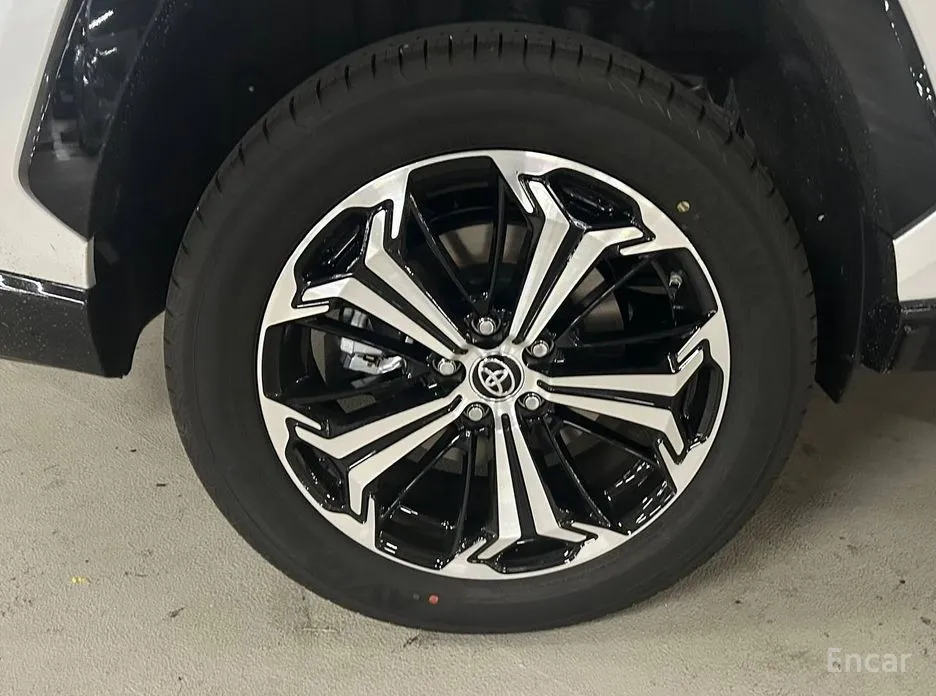 Фото 6 - Toyota RAV4