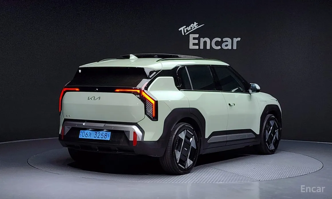 Фото 2 - Kia EV3