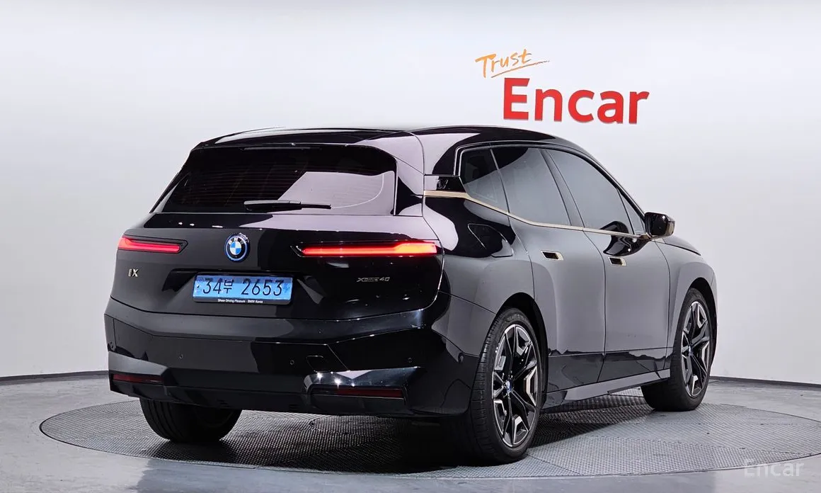 Фото 2 - BMW iX