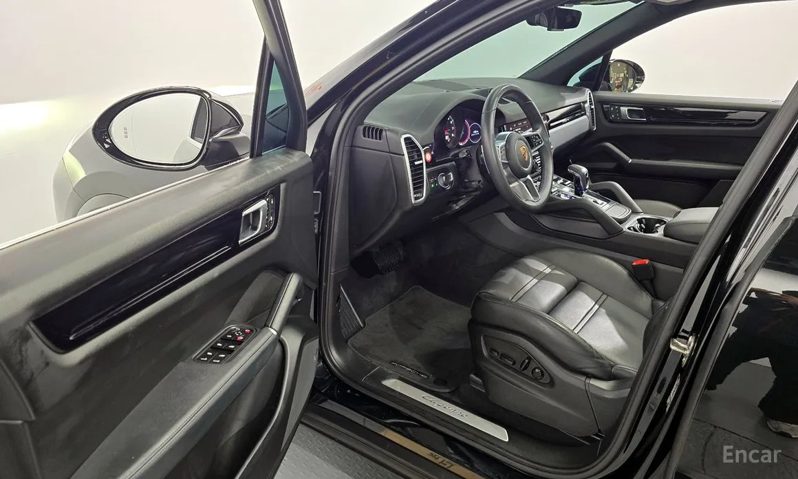 Фото 10 - Porsche Cayenne