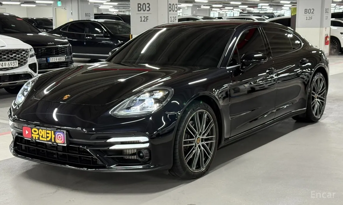 Фото 2 - Porsche Panamera