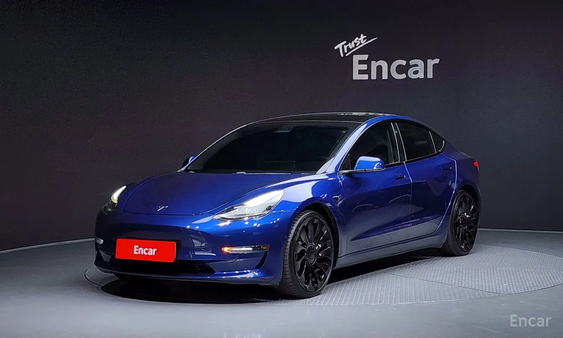 Фото 1 - Tesla Model 3