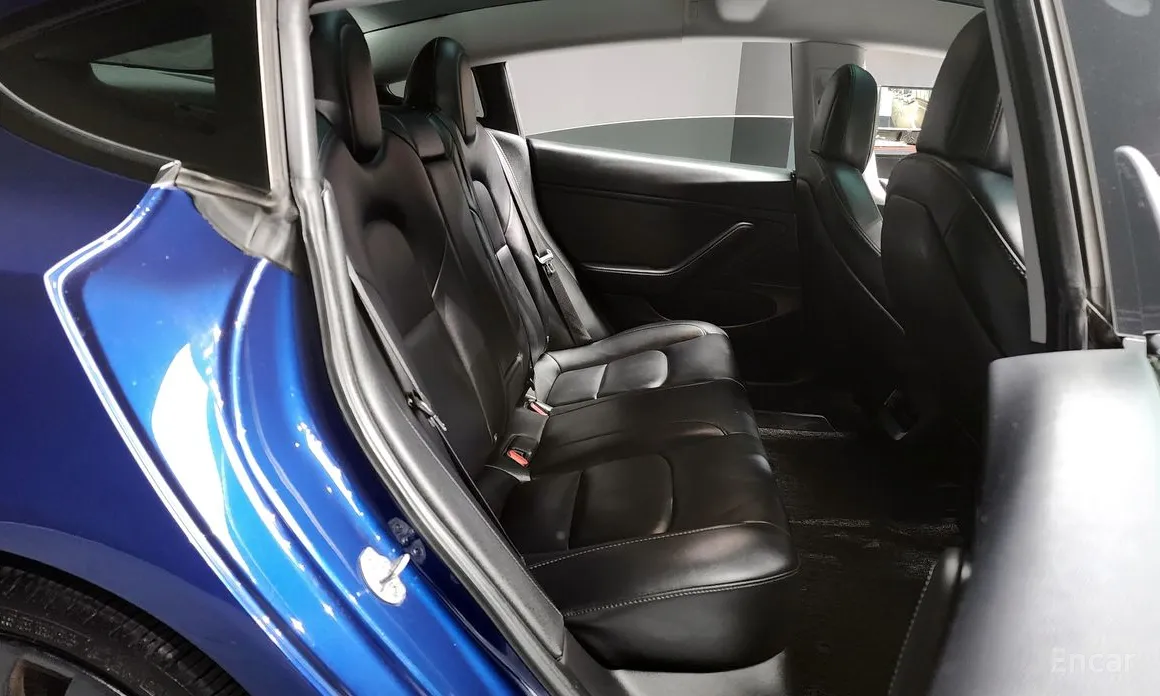 Фото 12 - Tesla Model 3