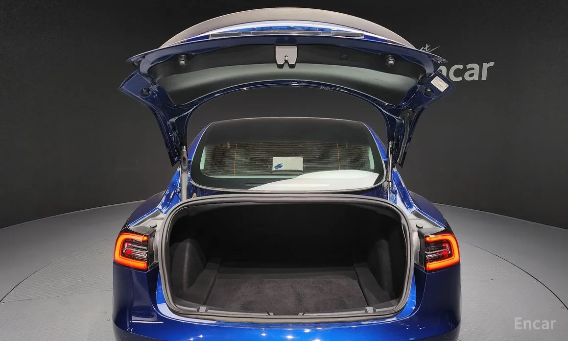 Фото 20 - Tesla Model 3