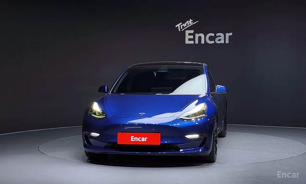 Фото 3 - Tesla Model 3