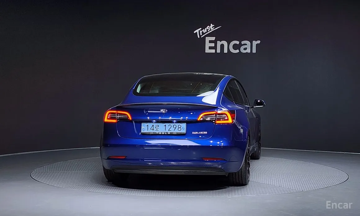 Фото 4 - Tesla Model 3