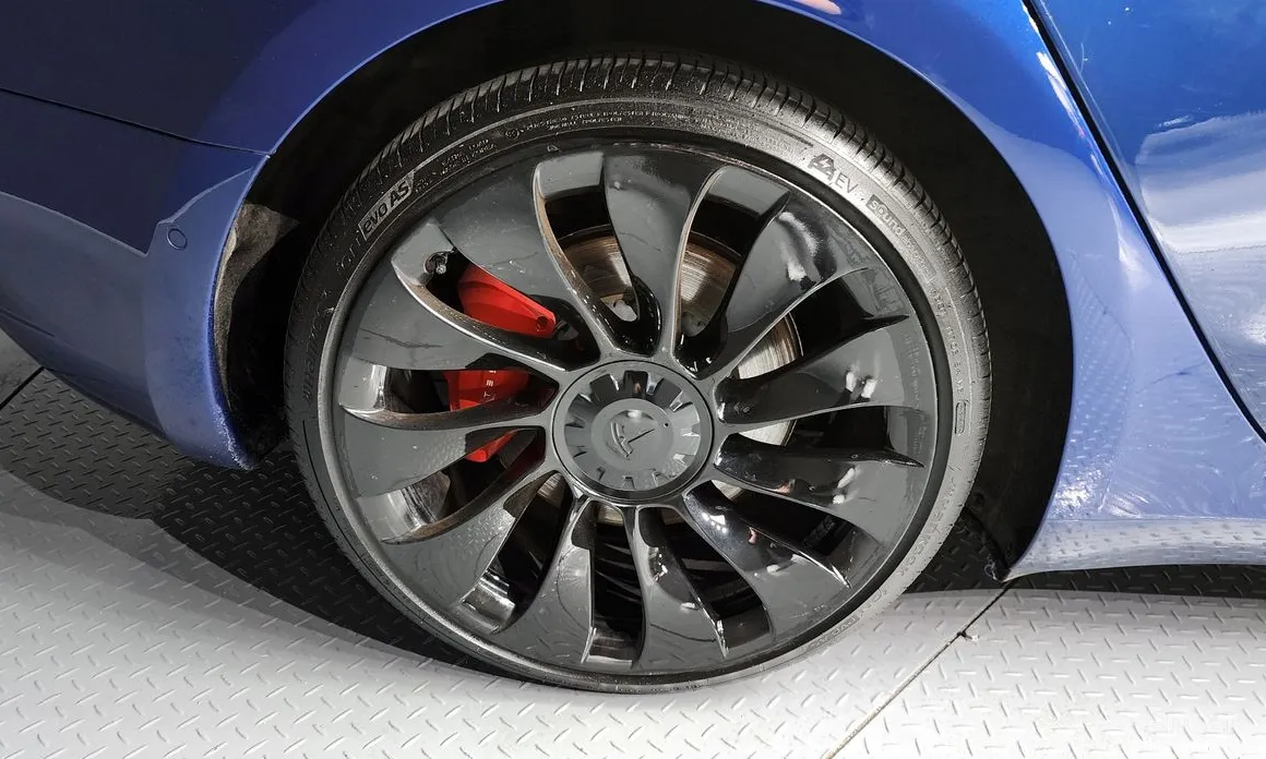 Фото 5 - Tesla Model 3