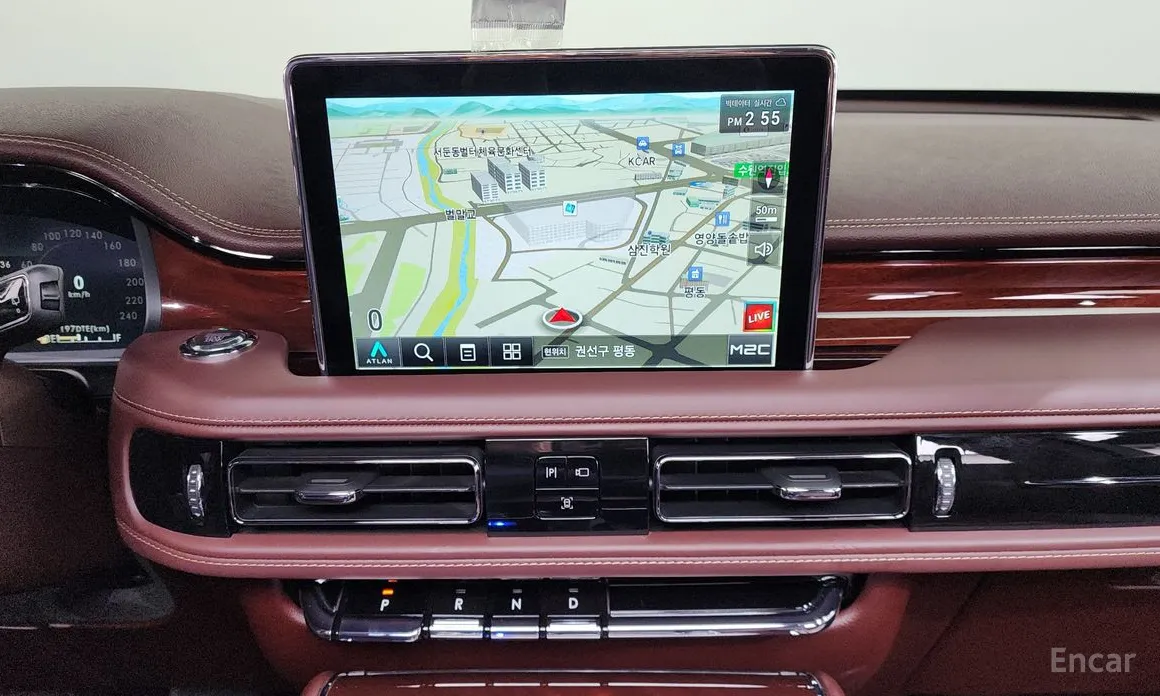 Фото 14 - Lincoln Aviator