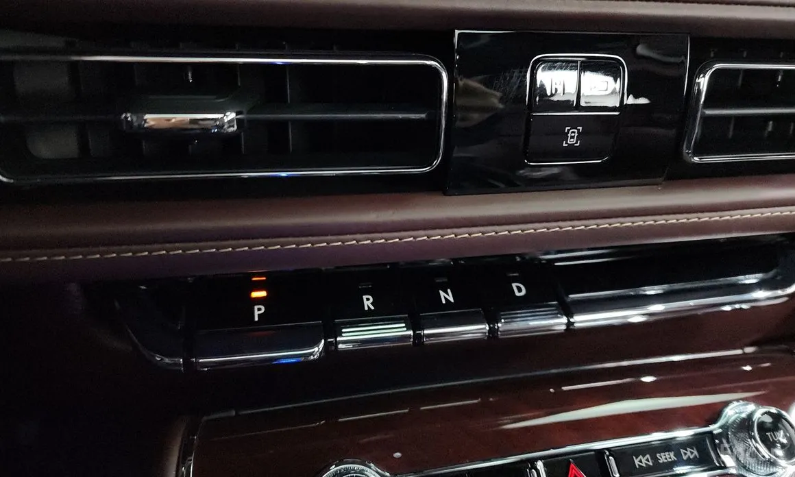 Фото 9 - Lincoln Aviator