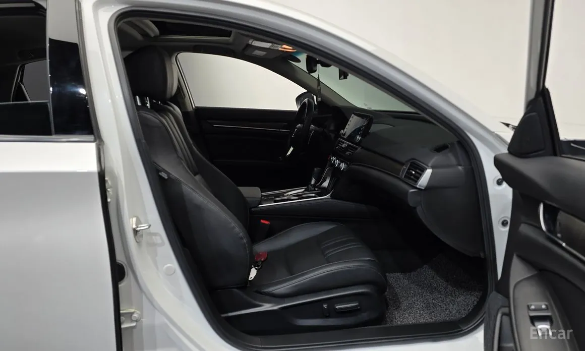 Фото 11 - Honda Accord