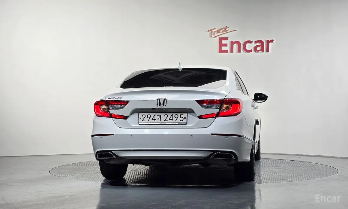 Фото 4 - Honda Accord