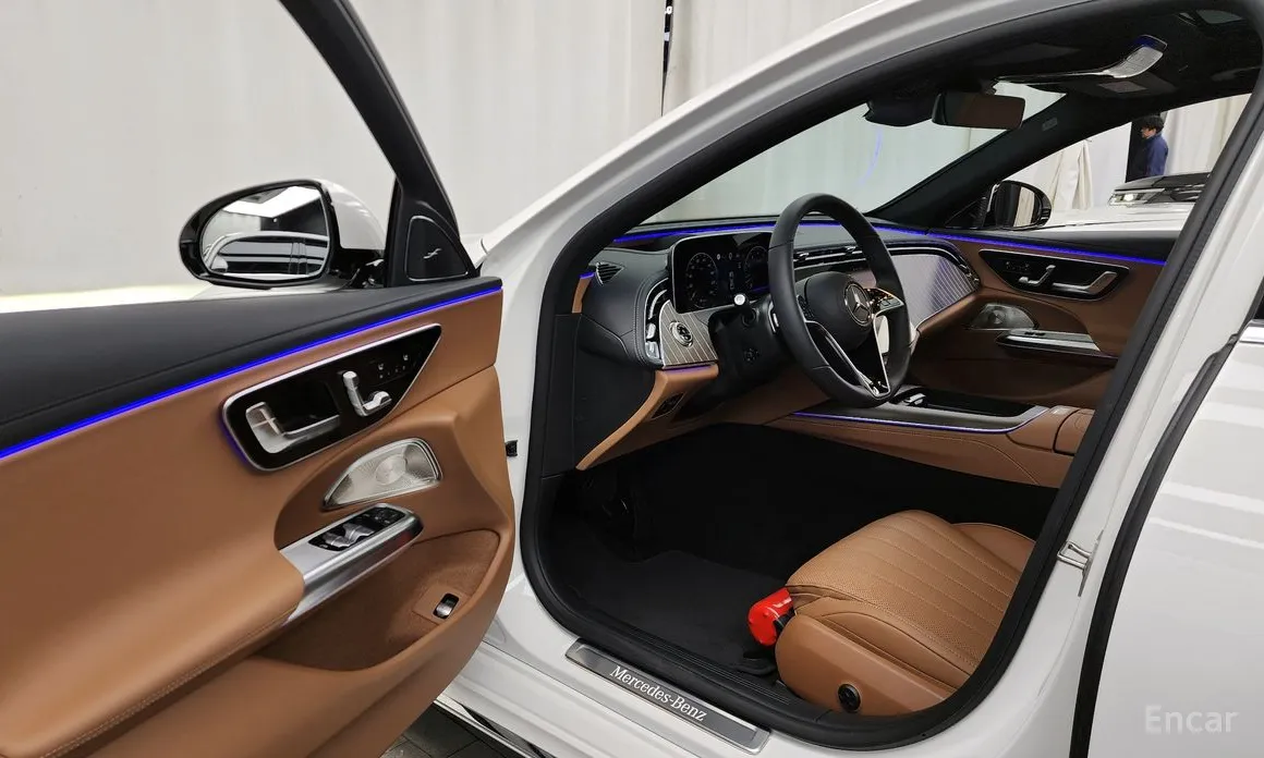 Фото 10 - Mercedes-Benz E-Class