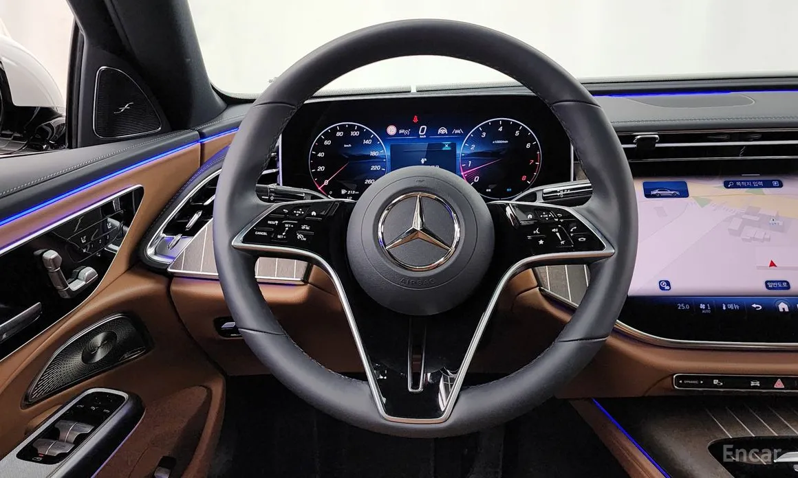 Фото 13 - Mercedes-Benz E-Class