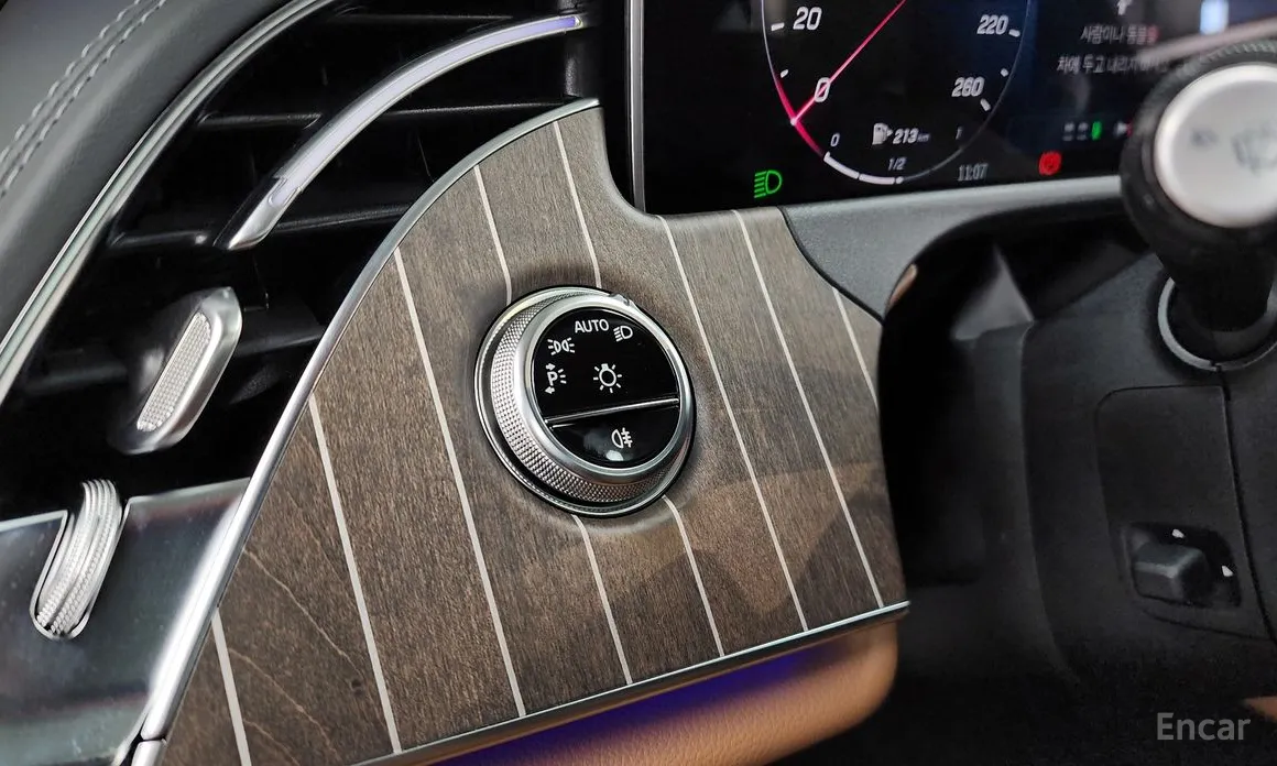 Фото 16 - Mercedes-Benz E-Class