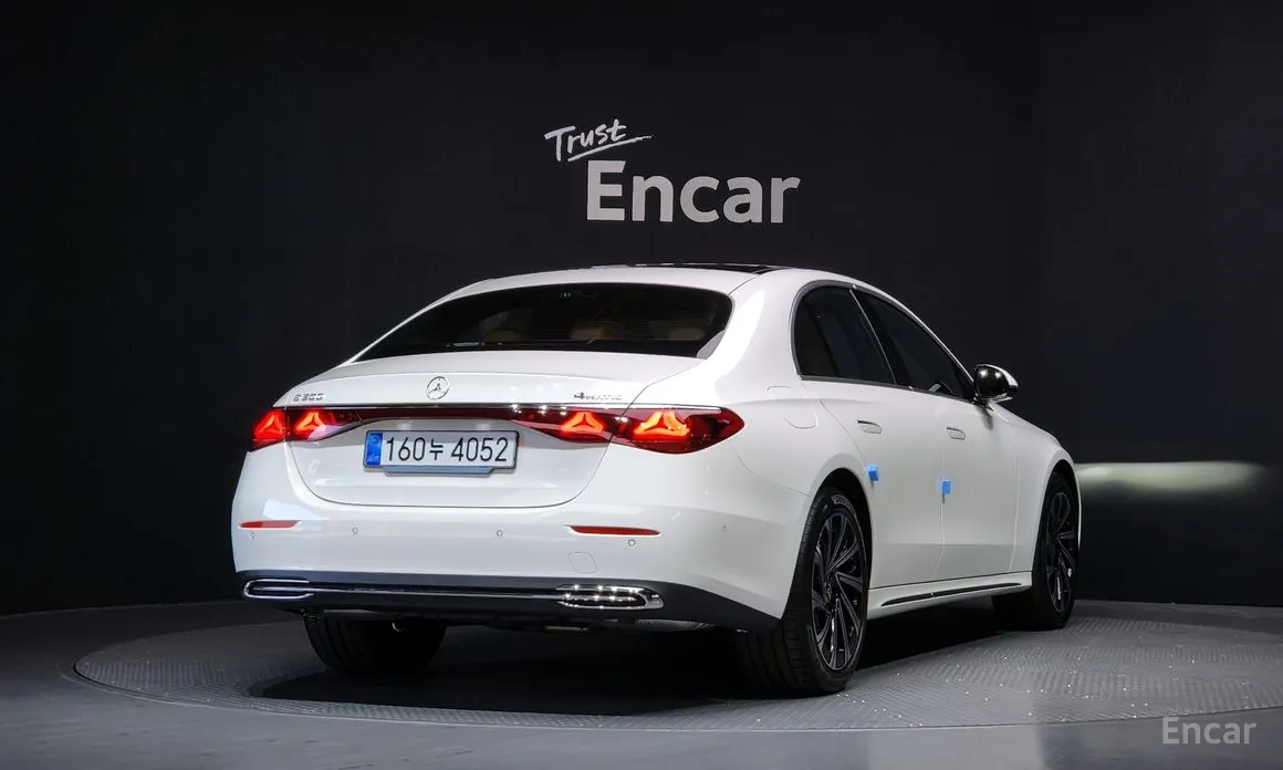 Фото 2 - Mercedes-Benz E-Class