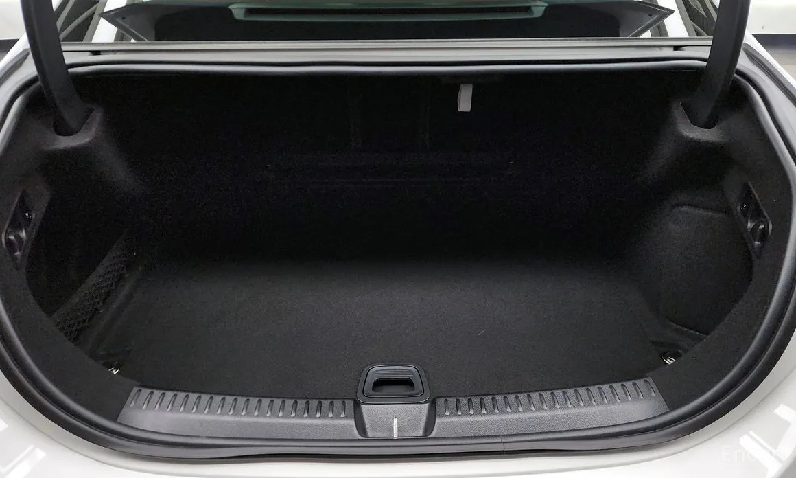 Фото 20 - Mercedes-Benz E-Class