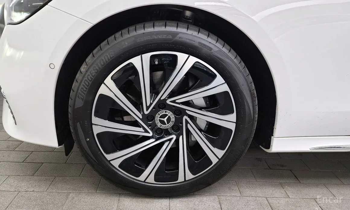 Фото 5 - Mercedes-Benz E-Class