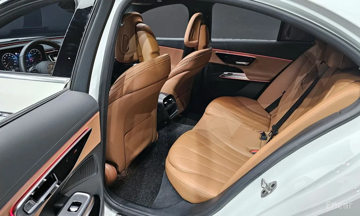 Фото 12 - Mercedes-Benz E-Class