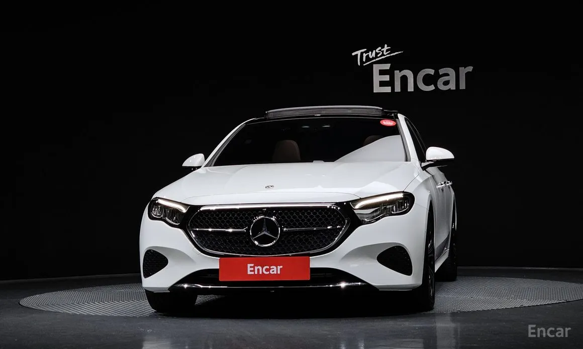 Фото 3 - Mercedes-Benz E-Class