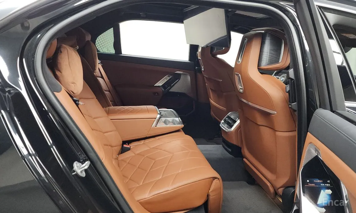 Photo 12 - BMW 7 Series