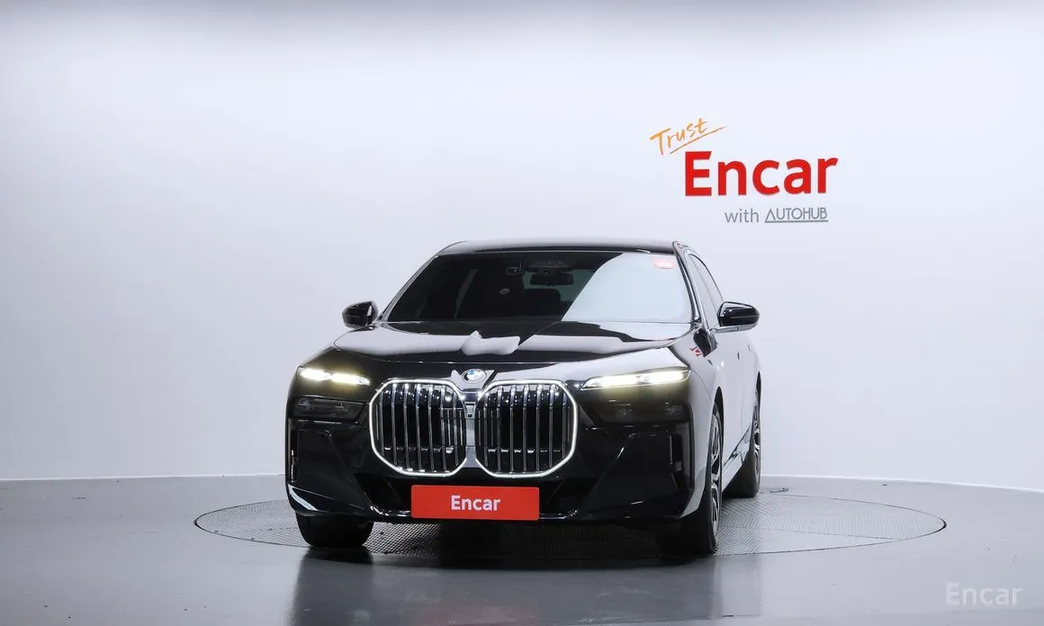 Photo 3 - BMW 7 Series