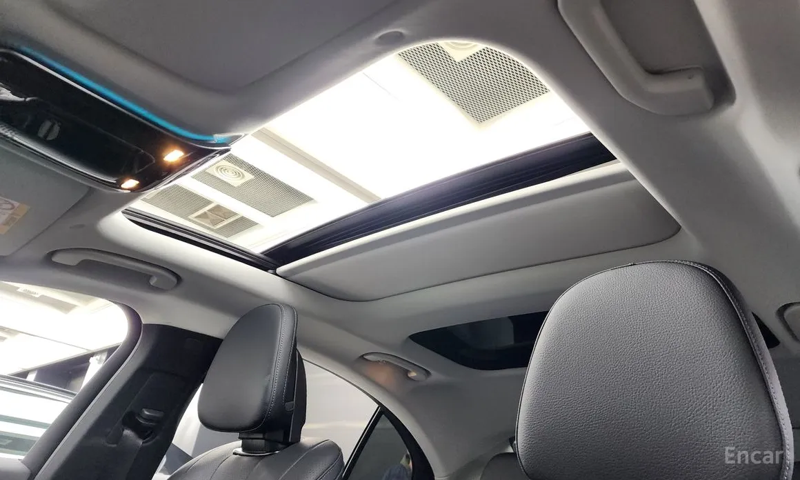 Фото 19 - Mercedes-Benz E-Class