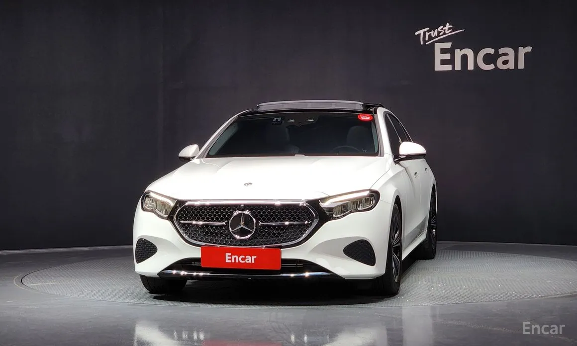 Фото 3 - Mercedes-Benz E-Class