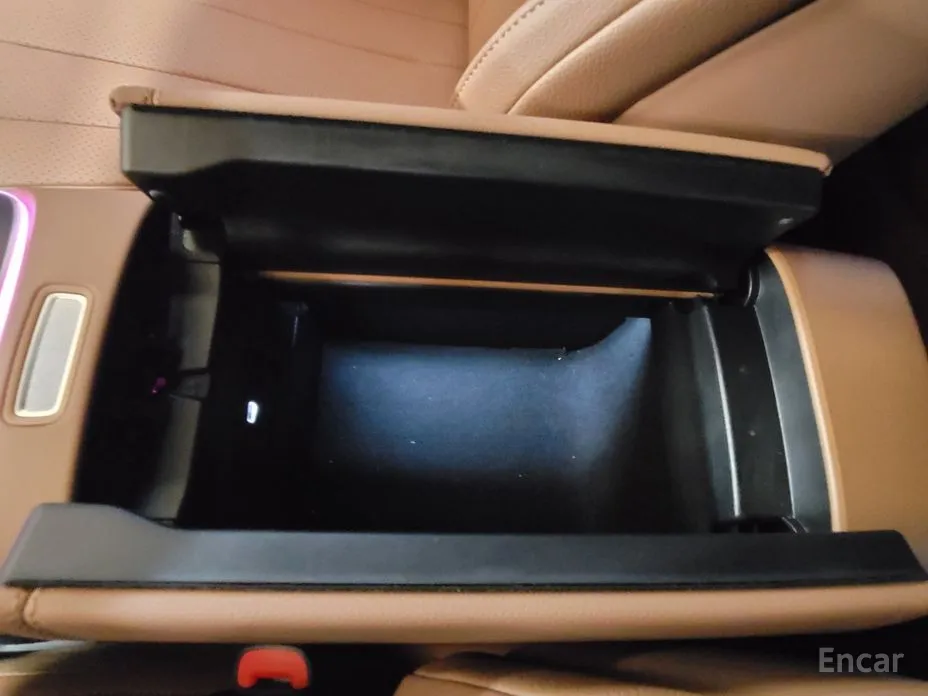 Фото 18 - Mercedes-Benz E-Class