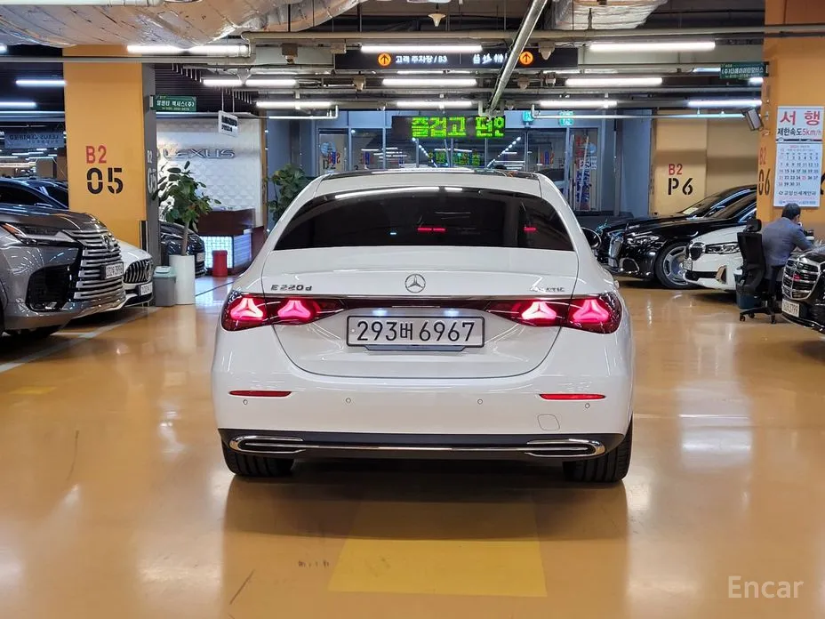 Фото 4 - Mercedes-Benz E-Class