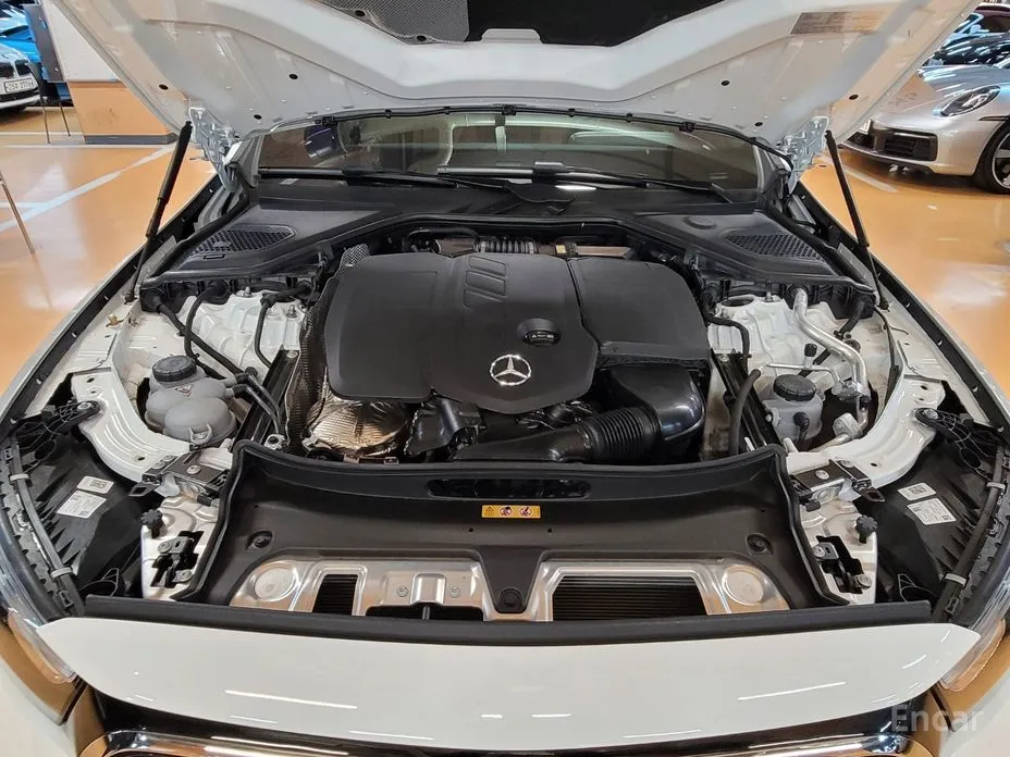 Фото 6 - Mercedes-Benz E-Class