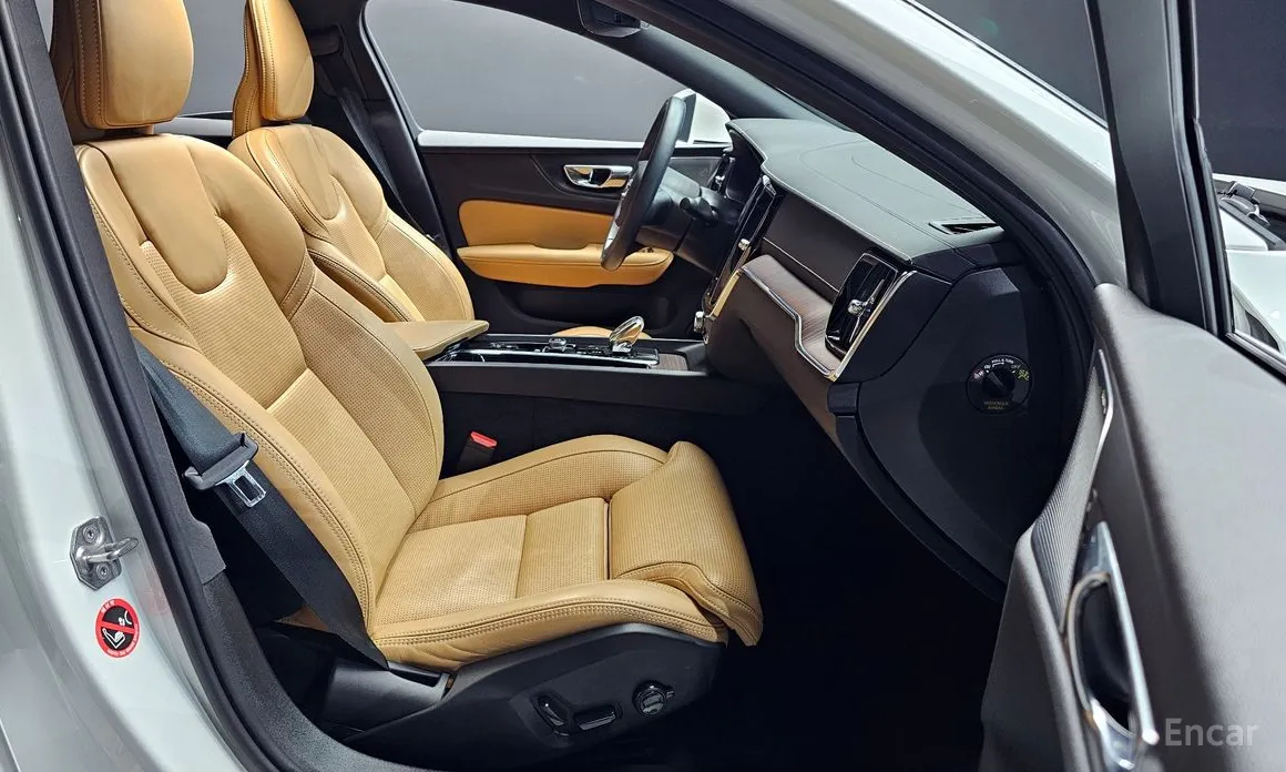 Фото 10 - Volvo S60