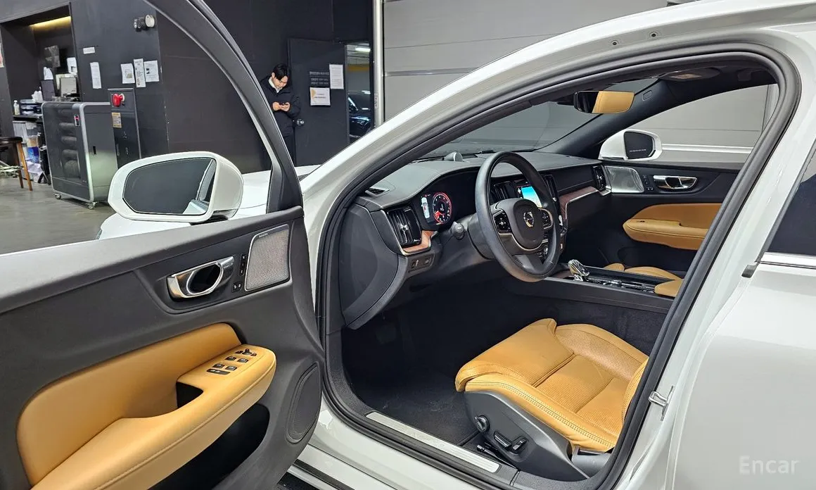 Фото 11 - Volvo S60