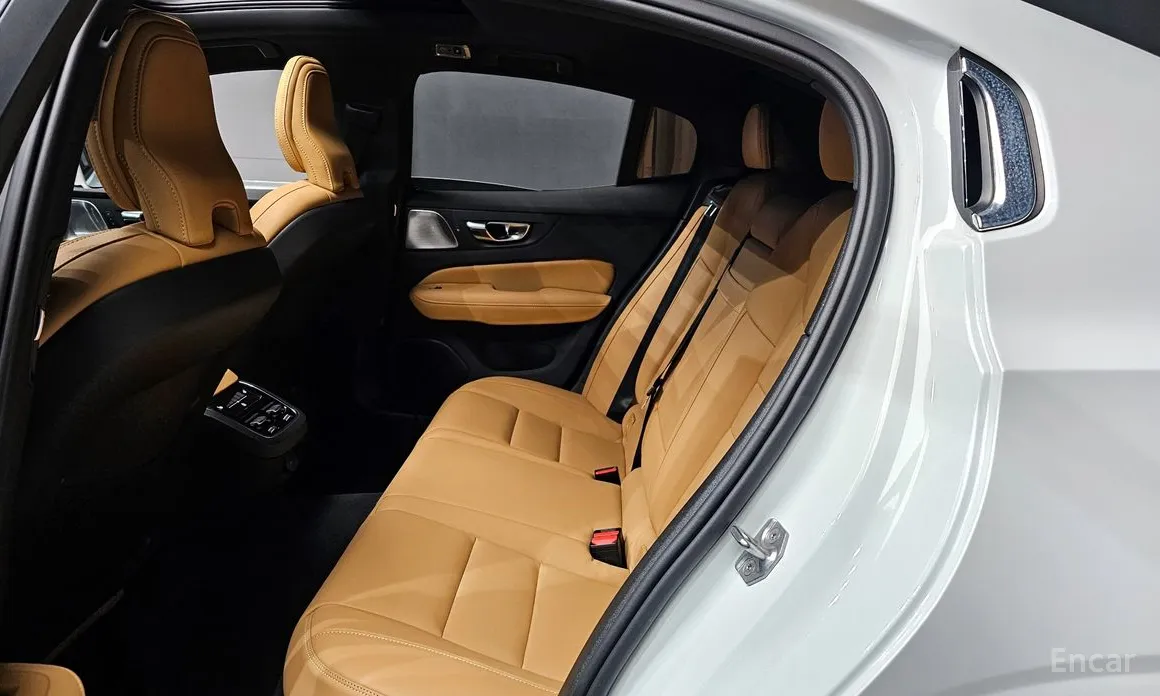 Фото 12 - Volvo S60