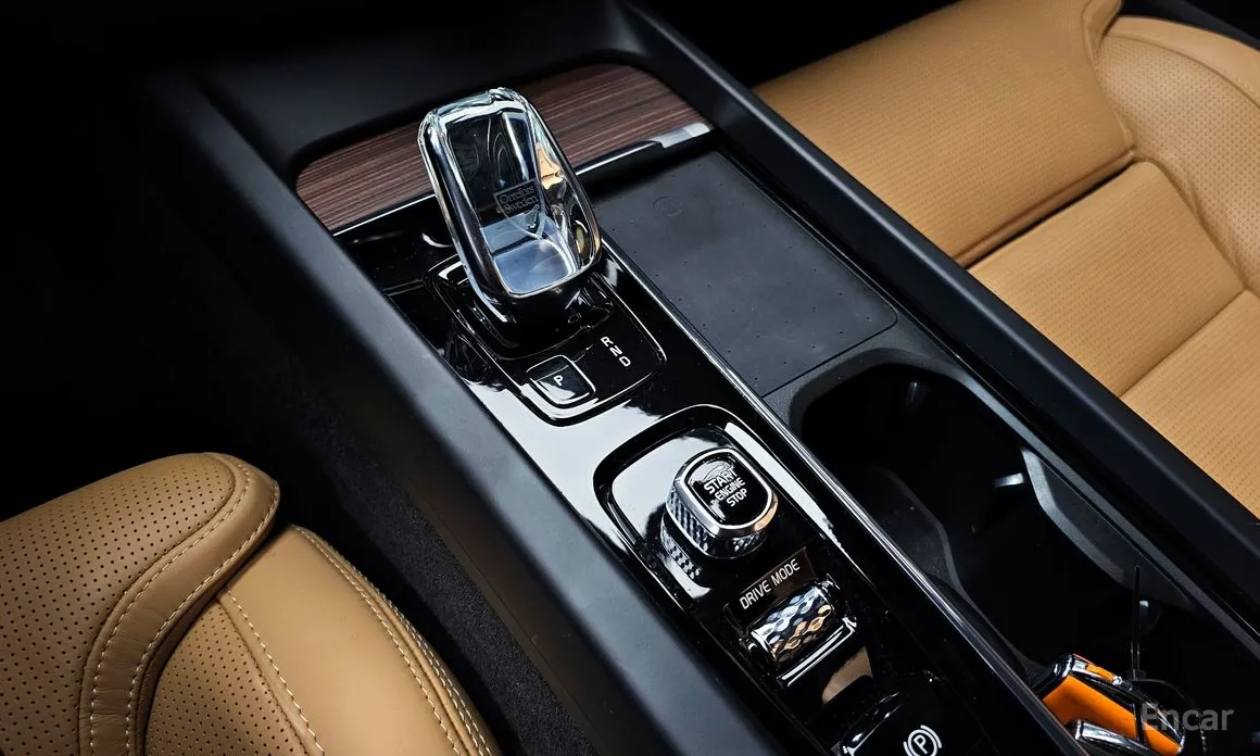 Фото 9 - Volvo S60