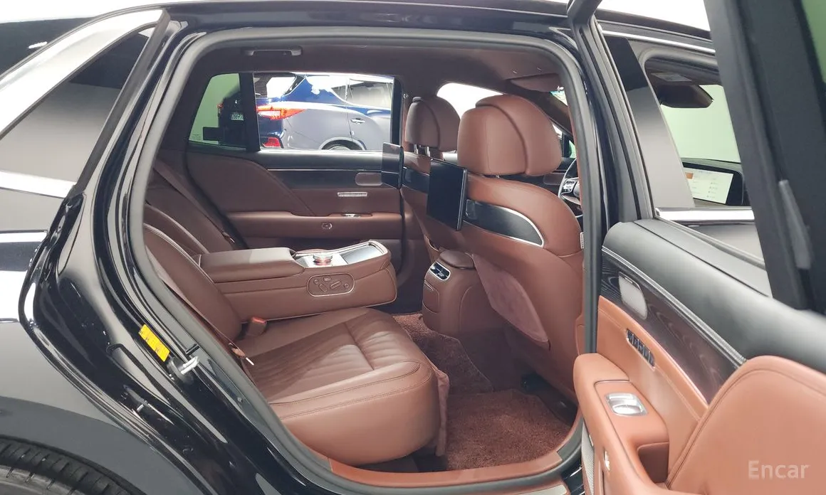 Фото 12 - Genesis G90