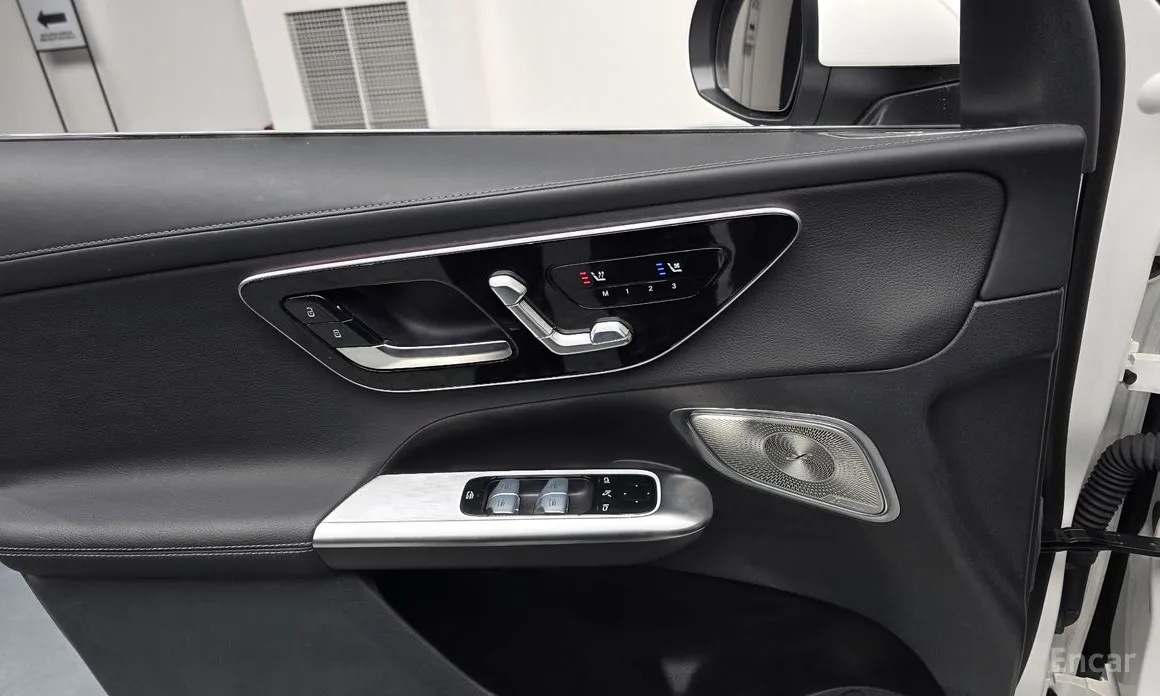 Фото 18 - Mercedes-Benz GLC-Class