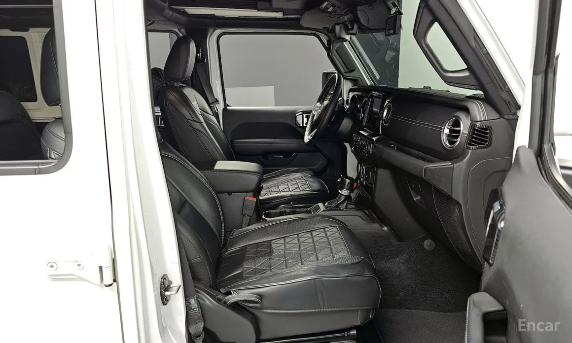 Фото 11 - Jeep Wrangler