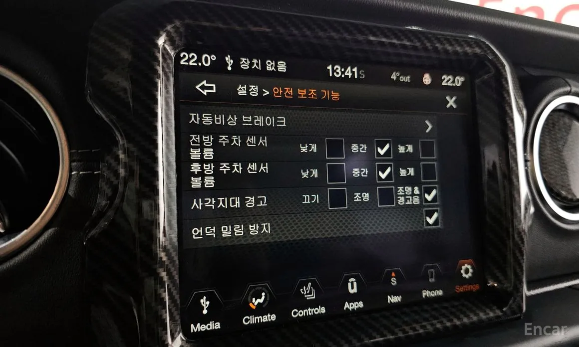 Фото 19 - Jeep Wrangler