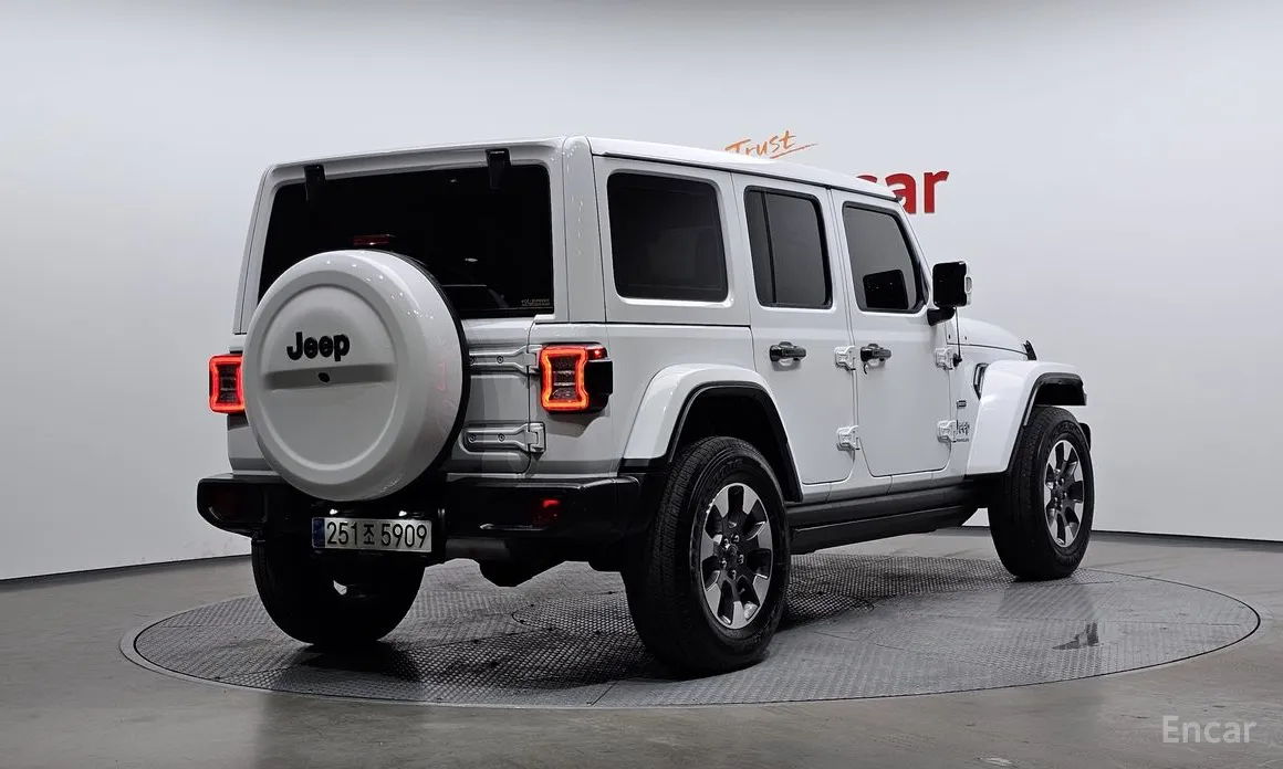 Фото 2 - Jeep Wrangler