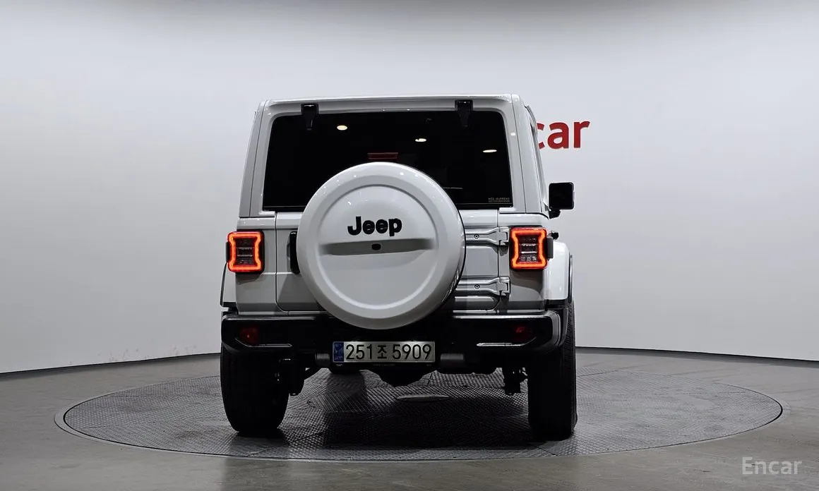 Фото 4 - Jeep Wrangler