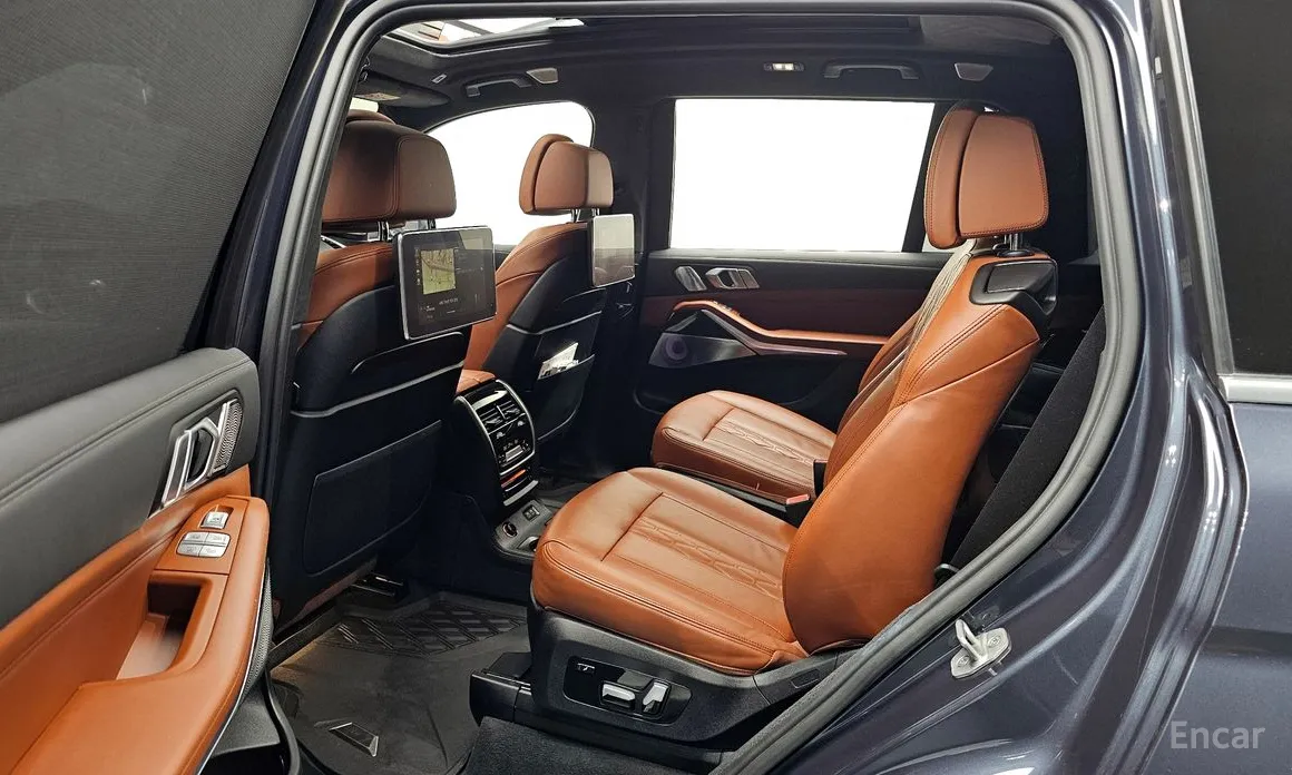 Фото 12 - BMW X7