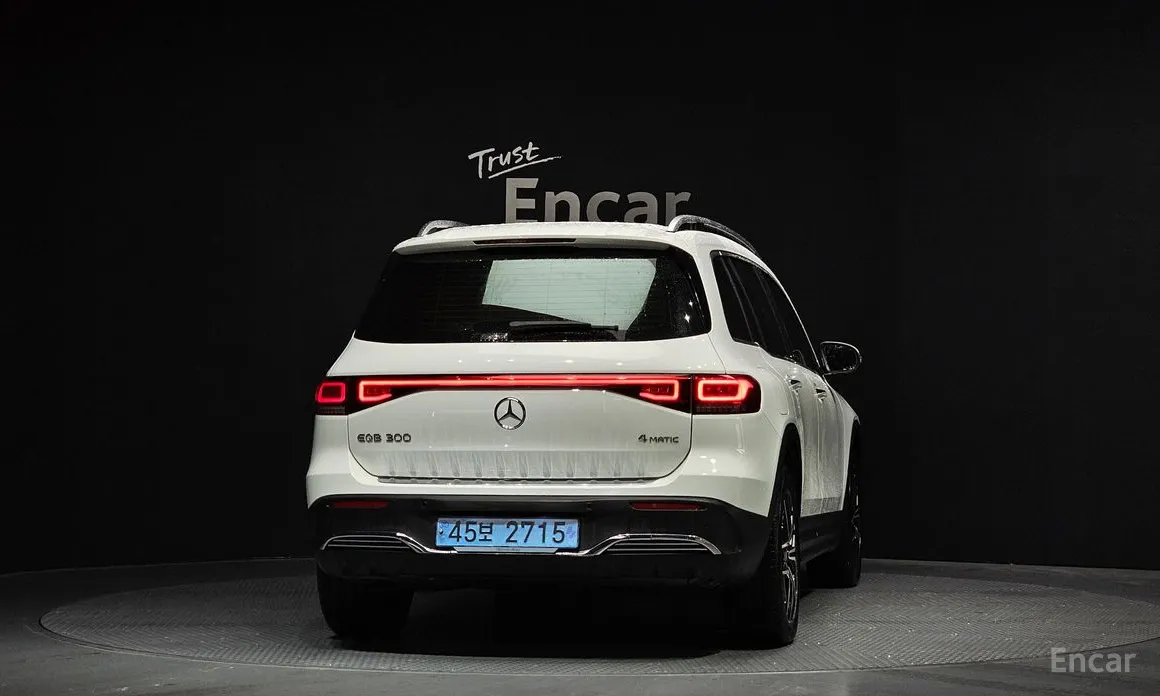 Фото 4 - Mercedes-Benz EQB