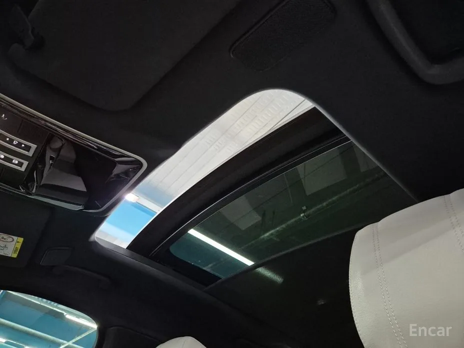 Фото 15 - Land Rover Range Rover Velar