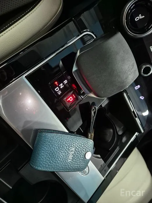 Фото 16 - Land Rover Range Rover Velar